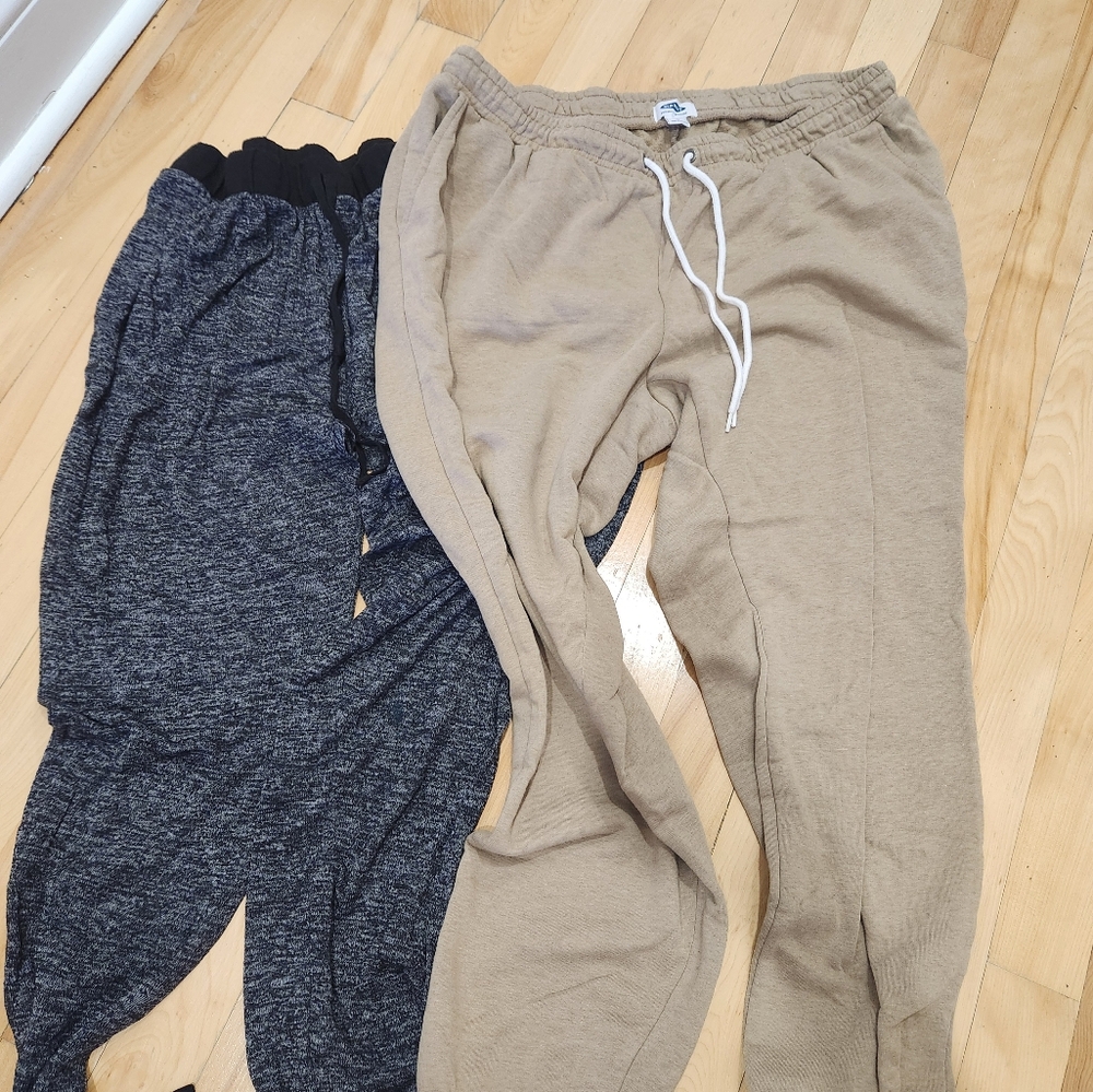 Lot of maternity sweat pants